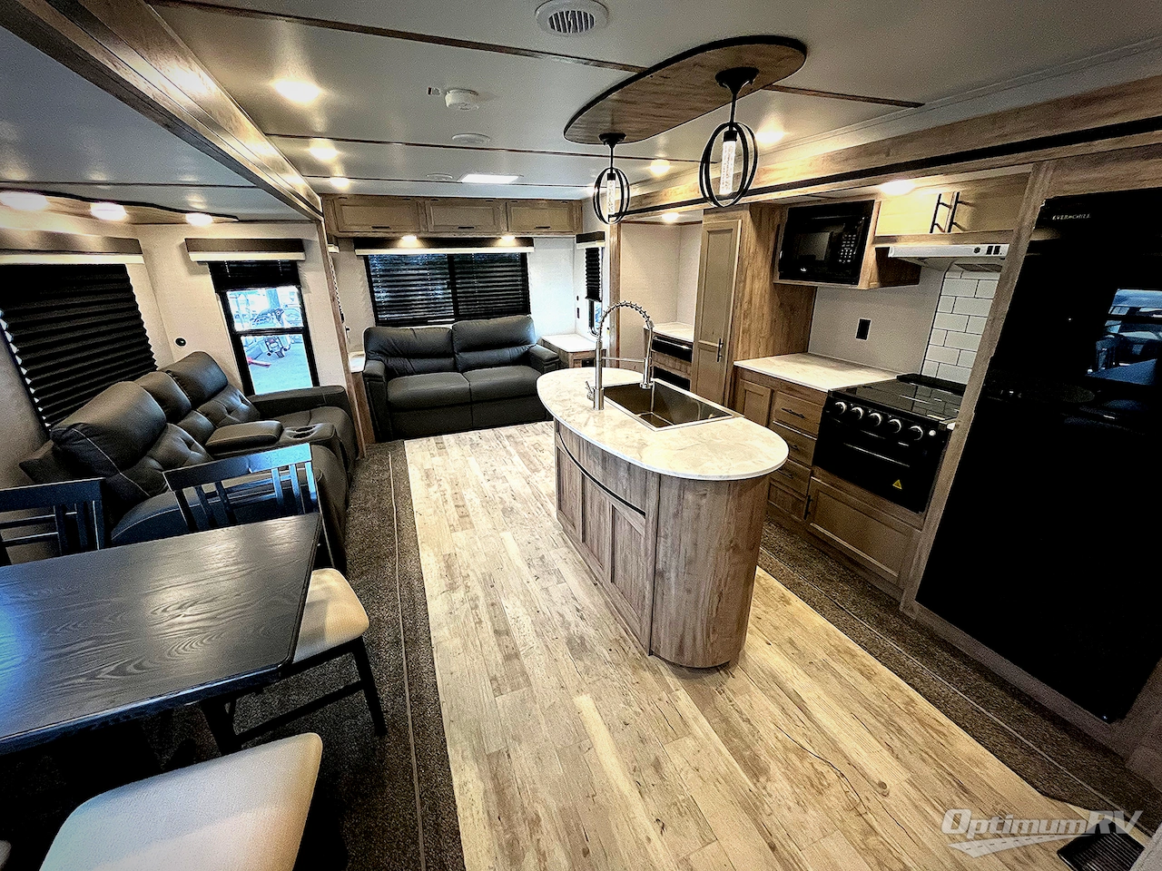 2023 Gulf Stream Kingsport 299RLI Photo 4