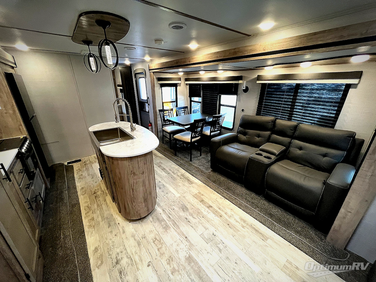 2023 Gulf Stream Kingsport 299RLI Photo 6