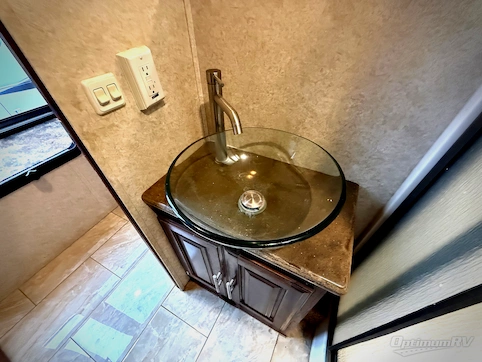 2016 Forest River Georgetown XL 377TS RV Photo 3