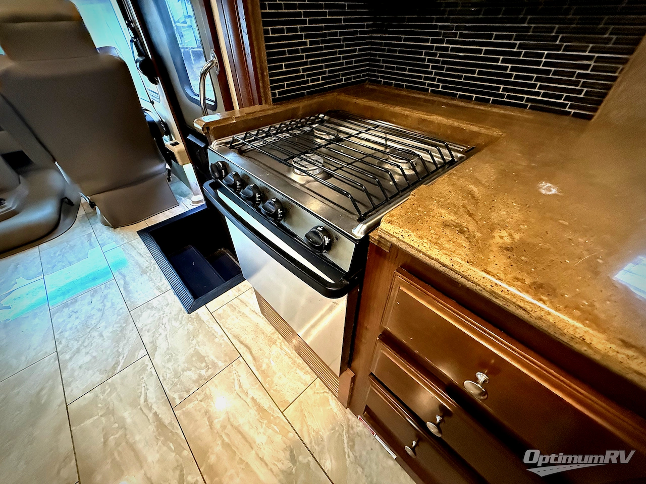 2016 Forest River Georgetown XL 377TS Photo 11