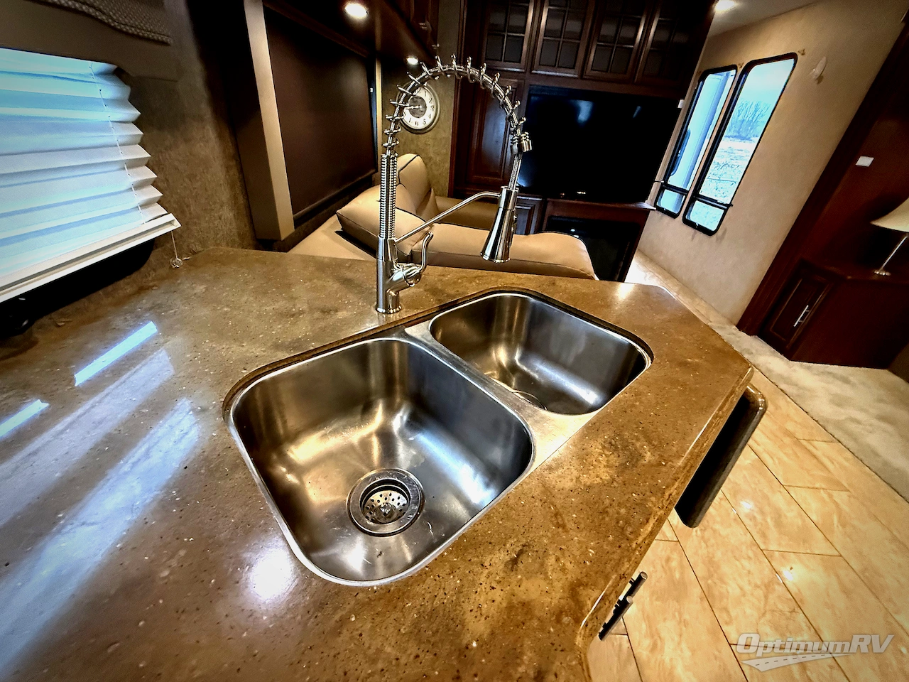 2016 Forest River Georgetown XL 377TS Photo 12