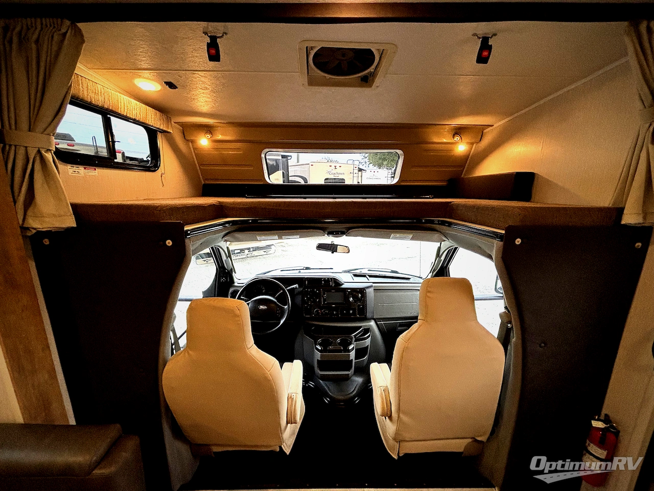 2022 Coachmen Leprechaun Premier 319MB Ford 450 Photo 6