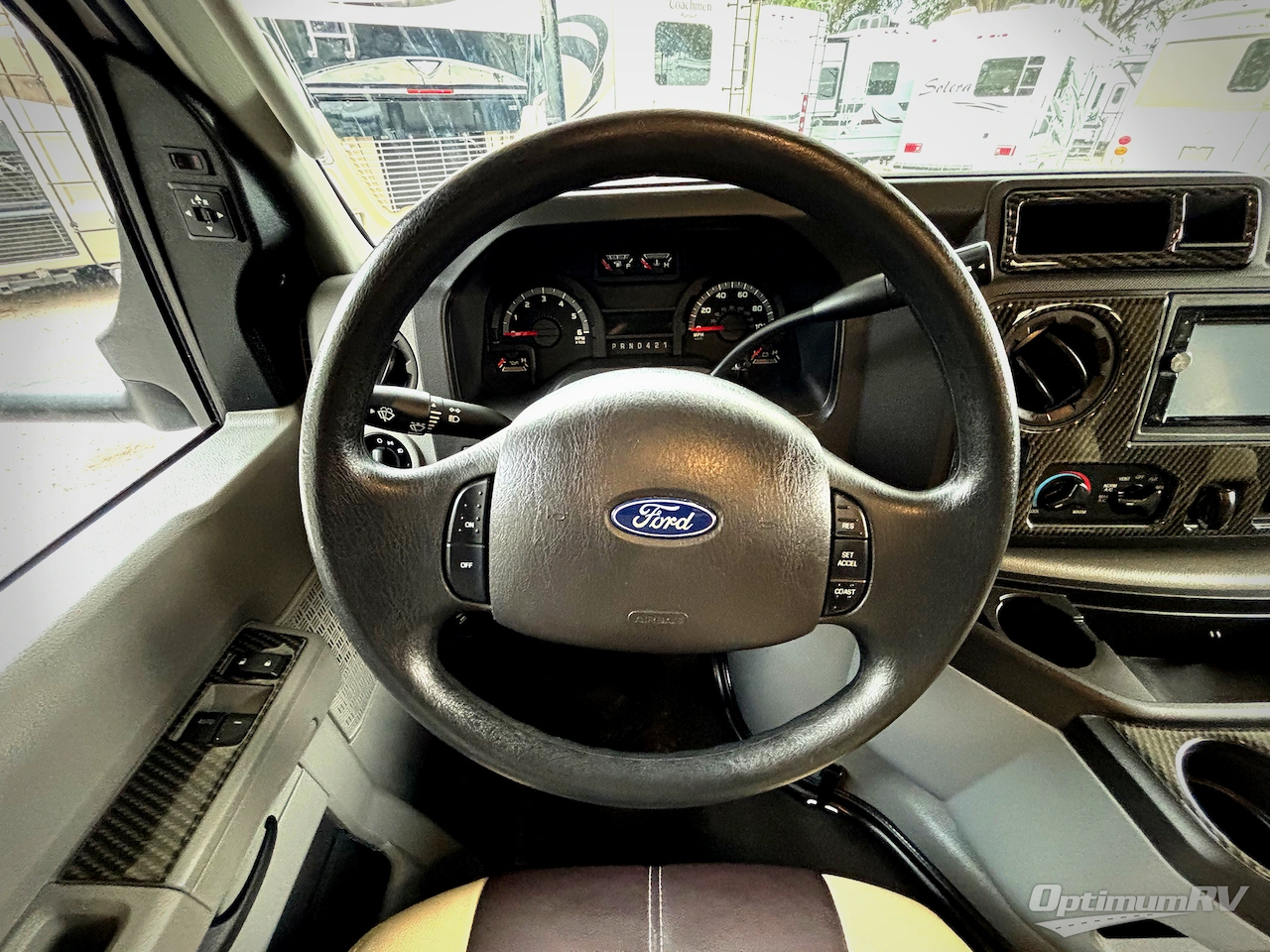 2022 Coachmen Leprechaun Premier 319MB Ford 450 Photo 7