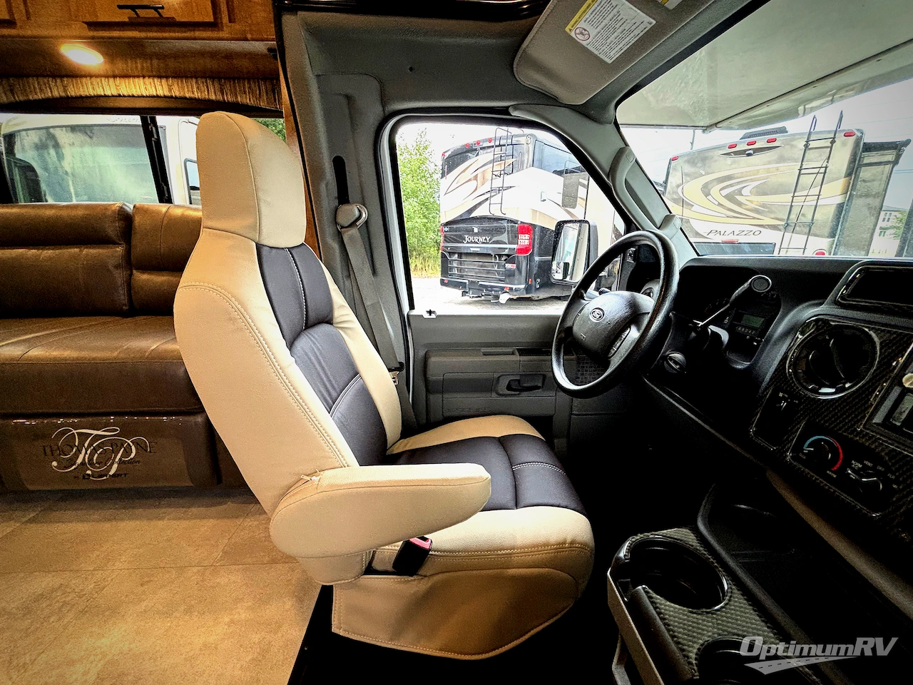 2022 Coachmen Leprechaun Premier 319MB Ford 450 Photo 9
