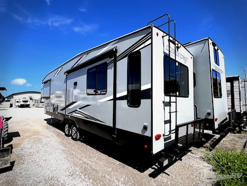 2021 Forest River Cherokee Arctic Wolf Suite 3550 RV Photo 2