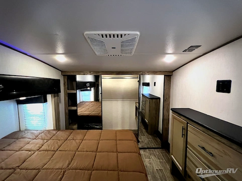 2021 Forest River Cherokee Arctic Wolf Suite 3550 RV Photo 4