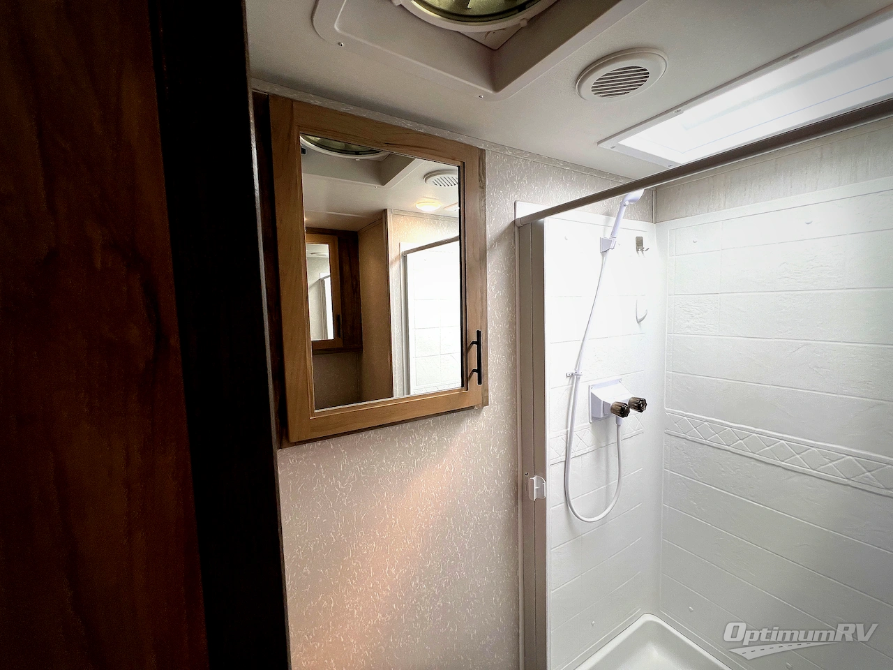 2021 Forest River Cherokee Arctic Wolf Suite 3550 Photo 20
