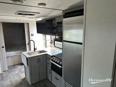 2021 Keystone Passport 282QB SL Series RV Photo 3