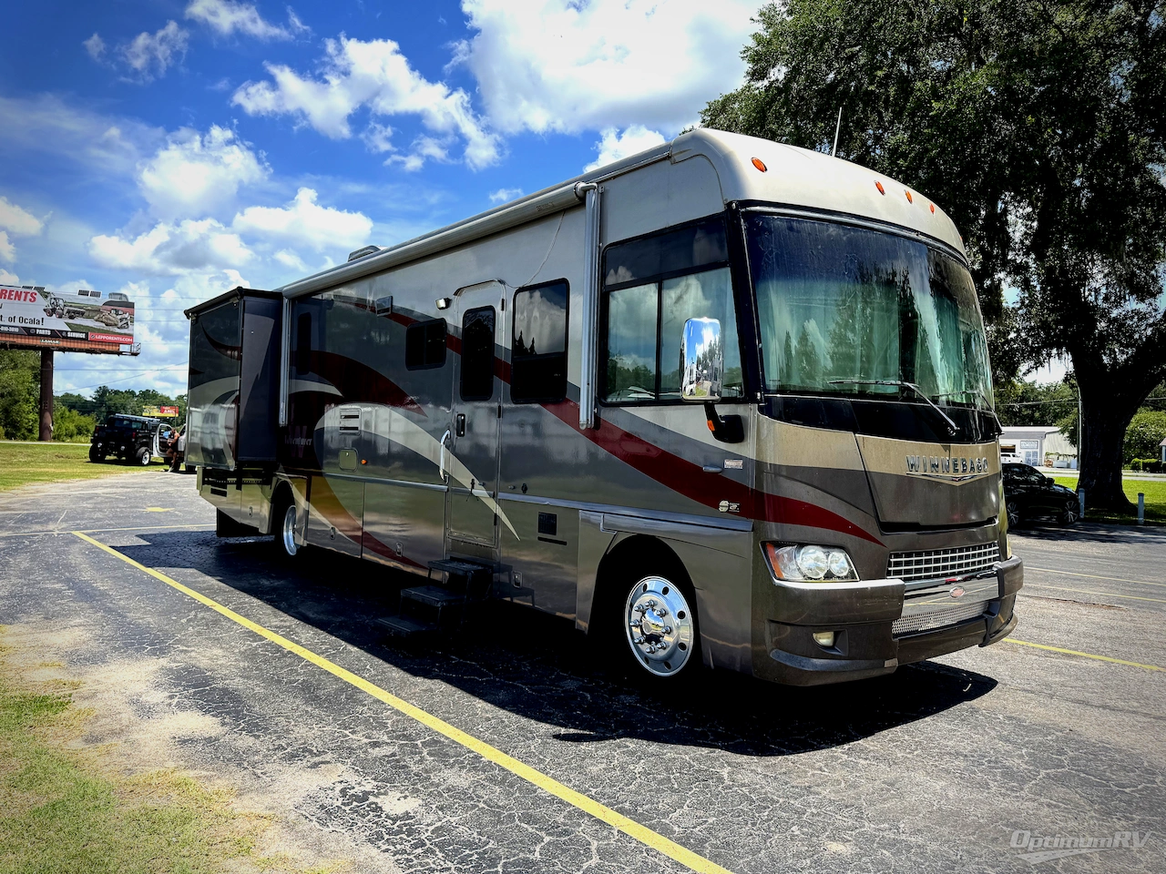 2008 Winnebago Adventurer 37B Photo 1