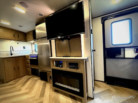 2021 Cruiser Twilight Signature TWS 2800 RV Photo 3