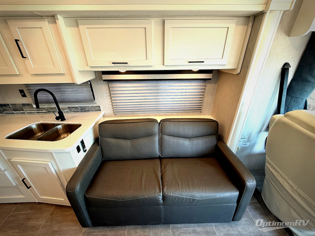 2023 Coachmen Encore SE 29SS Photo 6