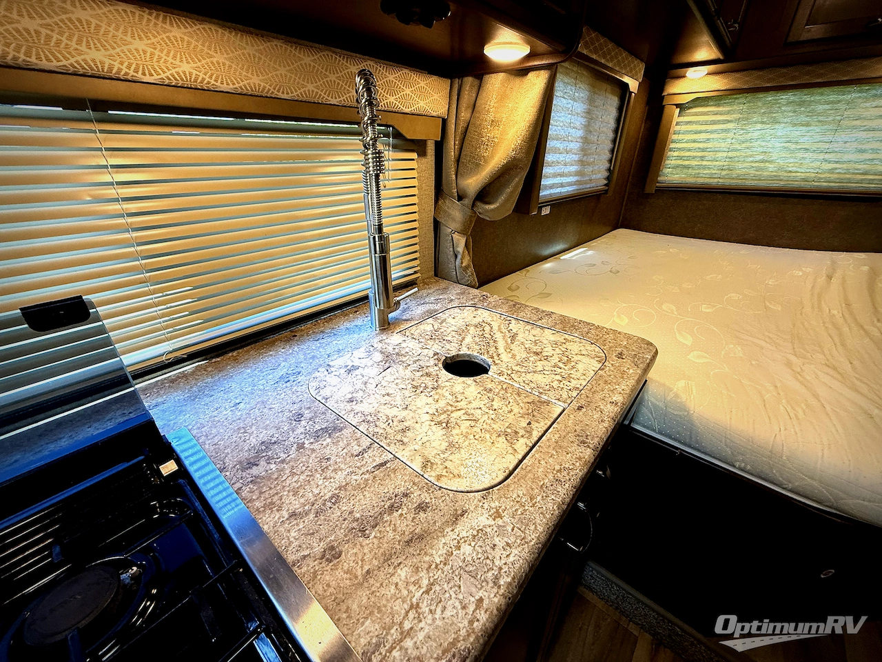 2019 Thor FREEDOM ELITE 23H Photo 15