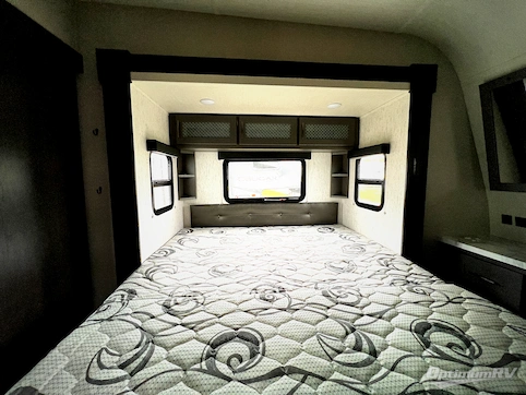 2022 Grand Design Momentum G-Class 23G RV Photo 4