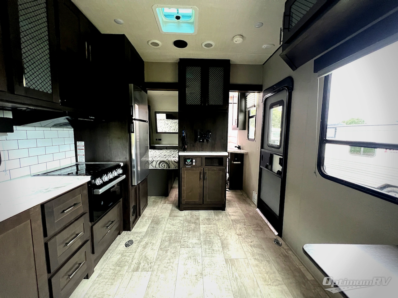 2022 Grand Design Momentum G-Class 23G Photo 5