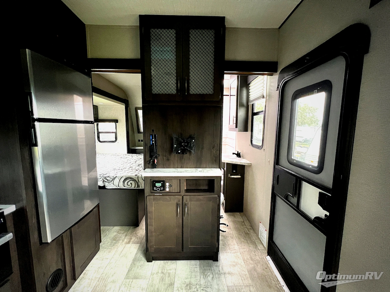 2022 Grand Design Momentum G-Class 23G Photo 8