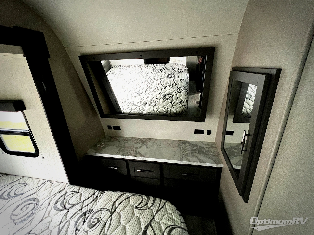 2022 Grand Design Momentum G-Class 23G Photo 17