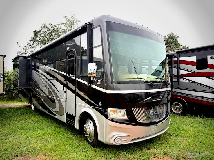 2016 Newmar Canyon Star 3710 RV Photo 1