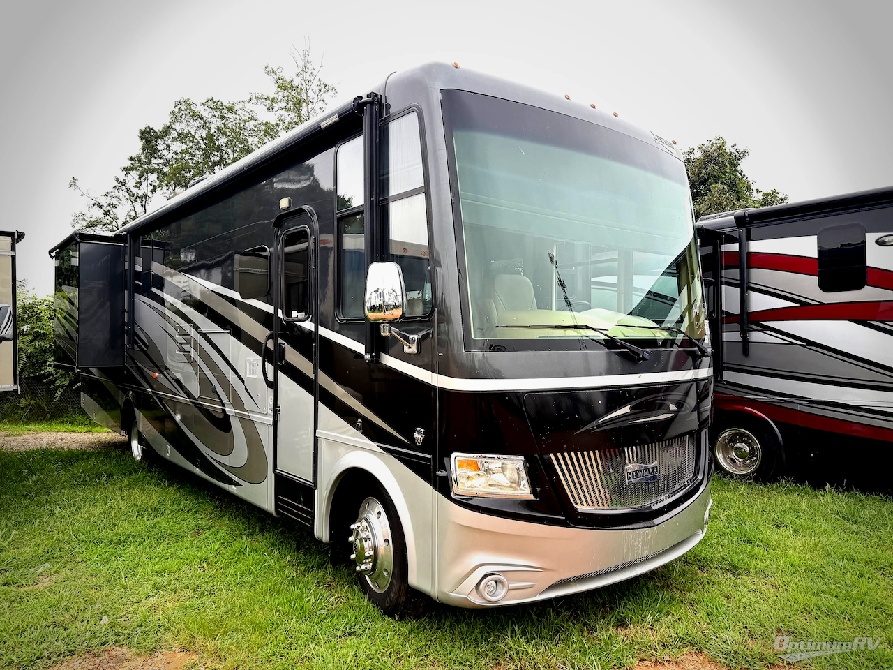 2016 Newmar Canyon Star 3710 Photo 1
