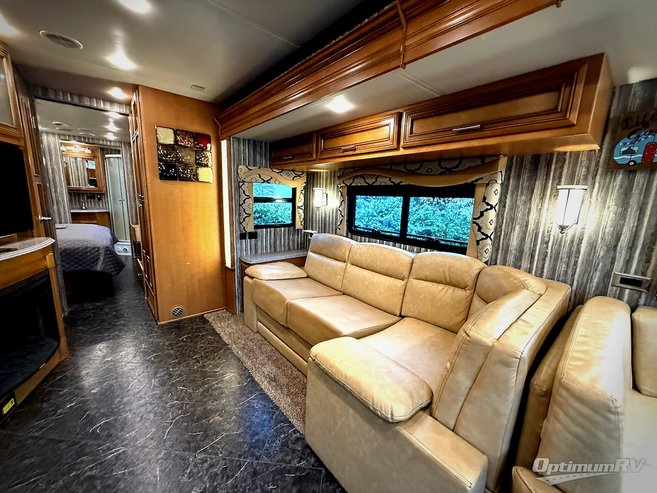 2016 Newmar Canyon Star 3710 Photo 6