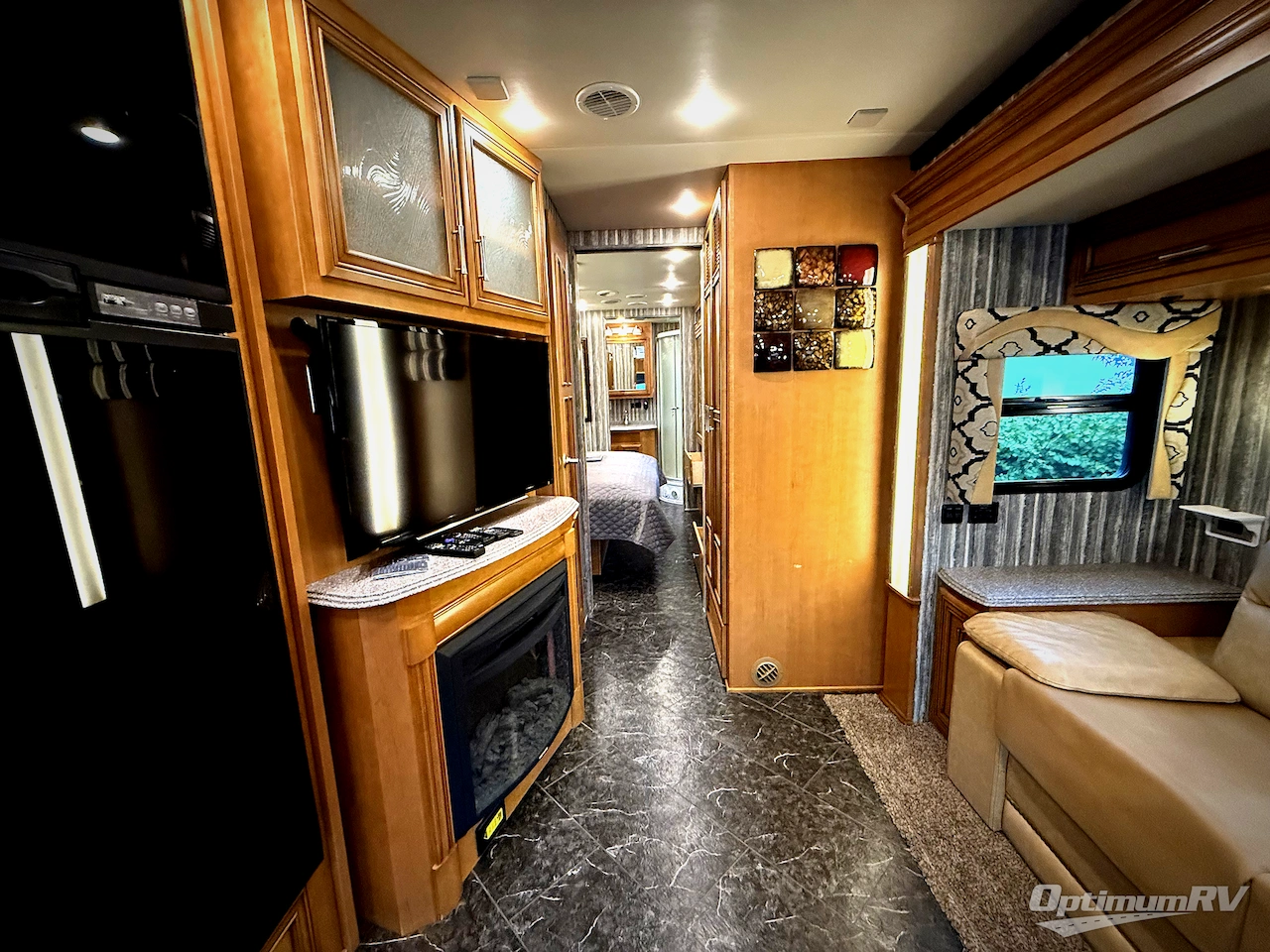 2016 Newmar Canyon Star 3710 Photo 10