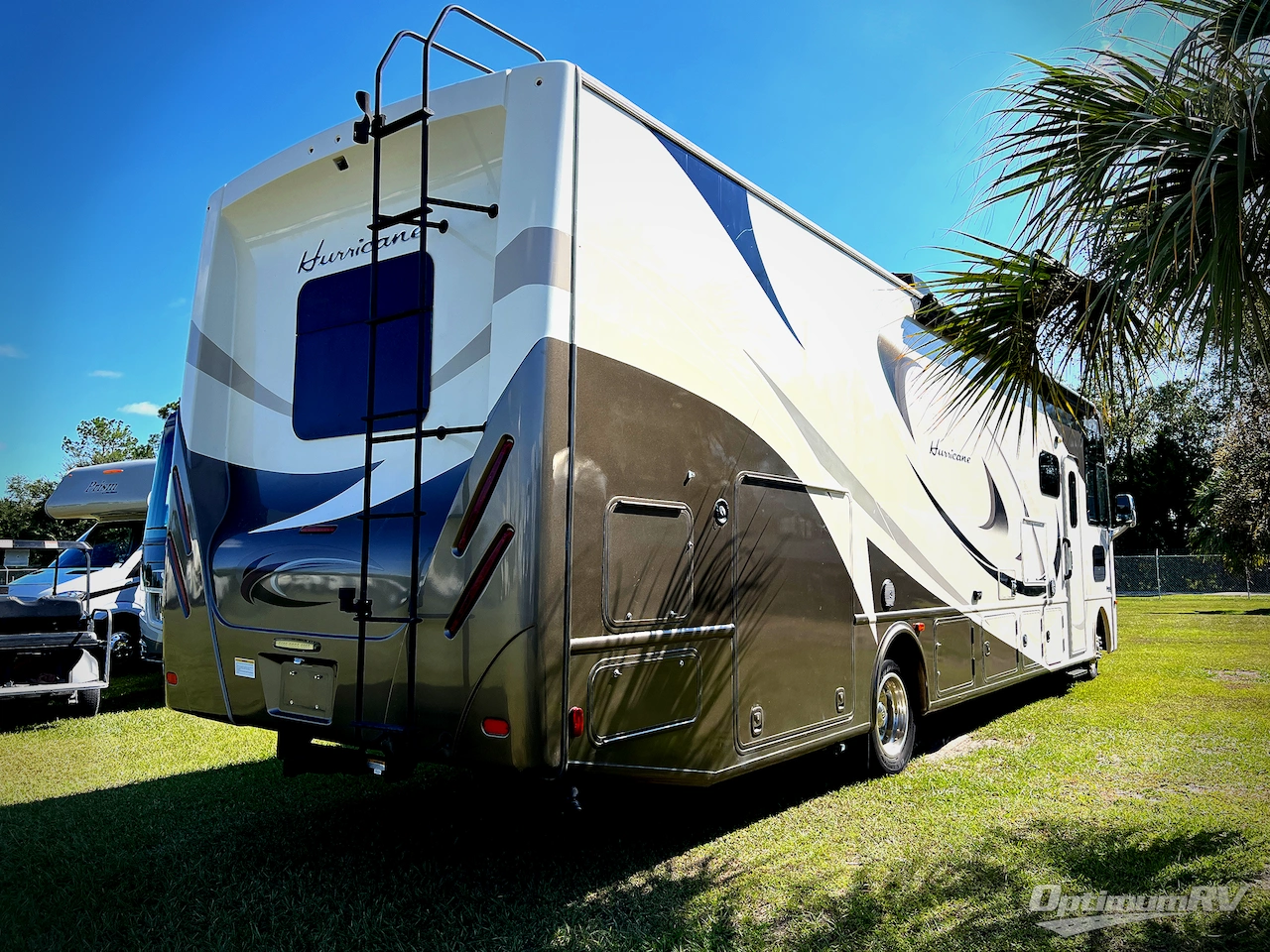 2017 Thor Hurricane 34F Photo 3