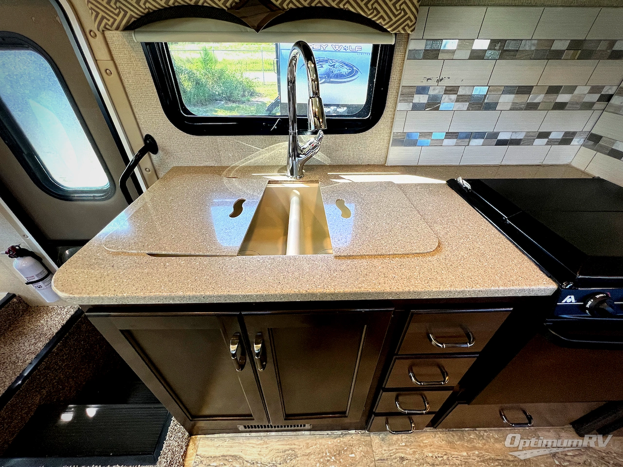 2017 Thor Hurricane 34F Photo 10