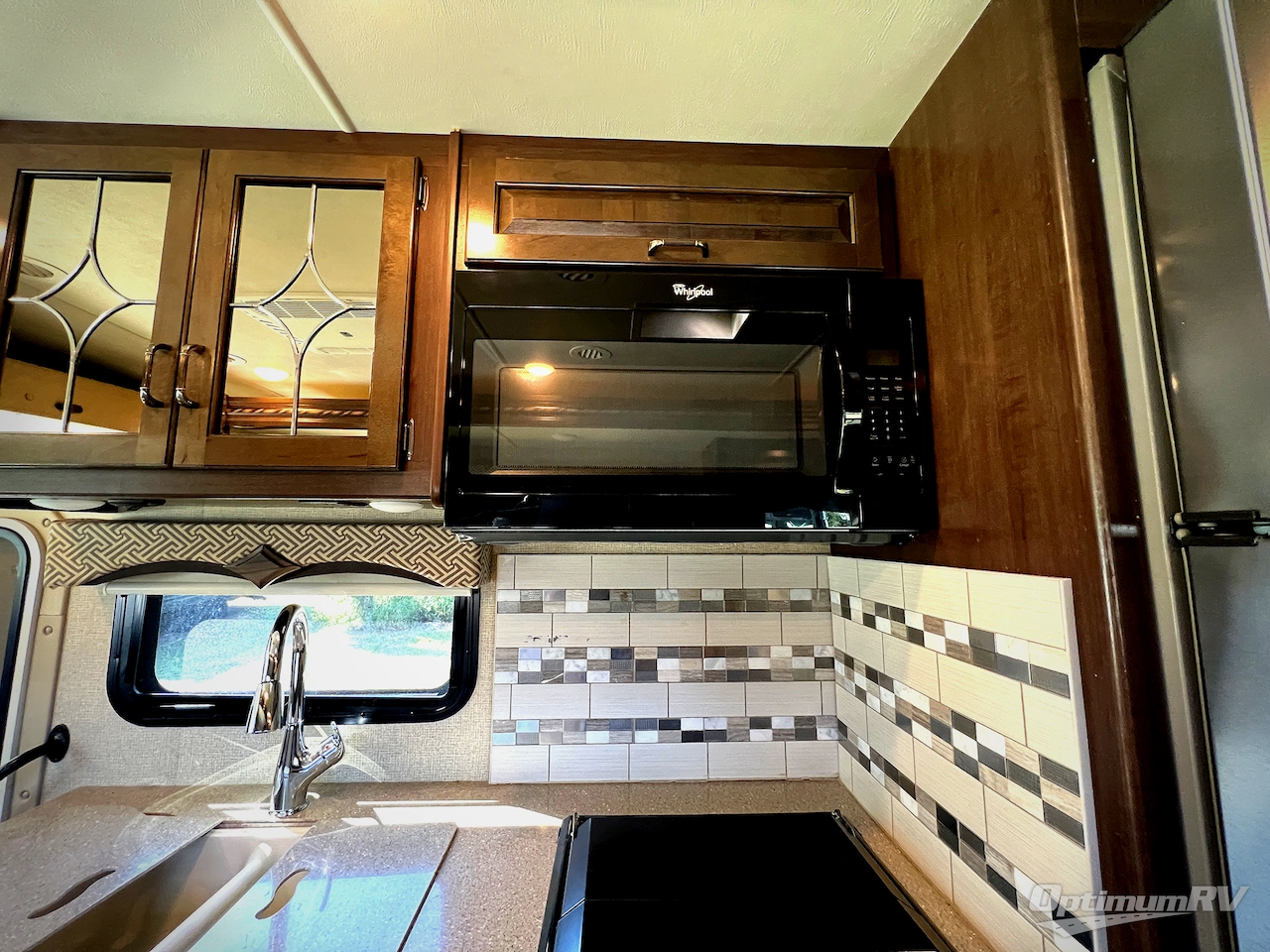 2017 Thor Hurricane 34F Photo 12