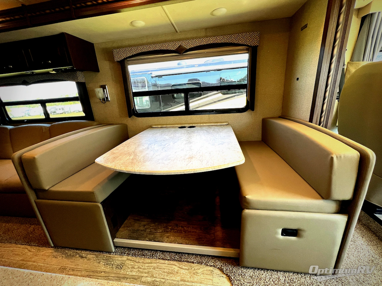 2017 Thor Hurricane 34F Photo 14