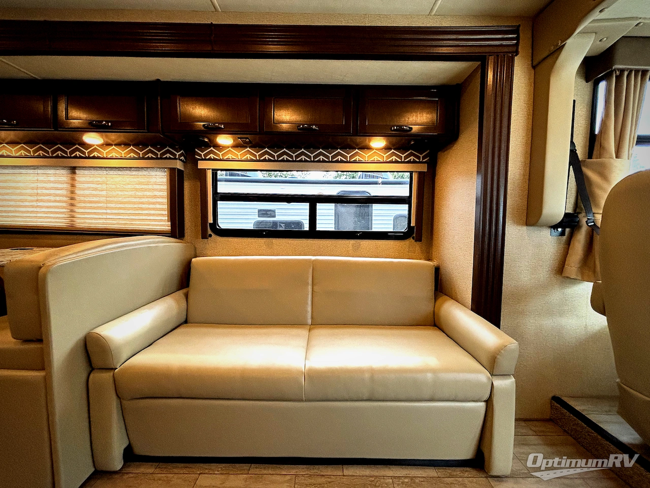 2019 Thor Freedom Traveler A27 Photo 10