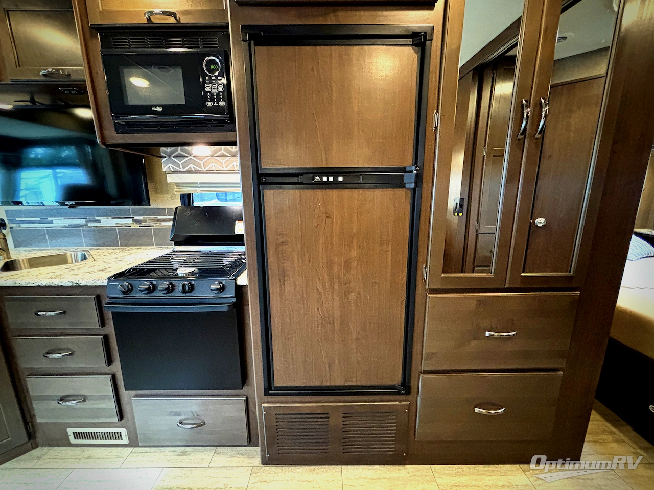 2019 Thor Freedom Traveler A27 Photo 17