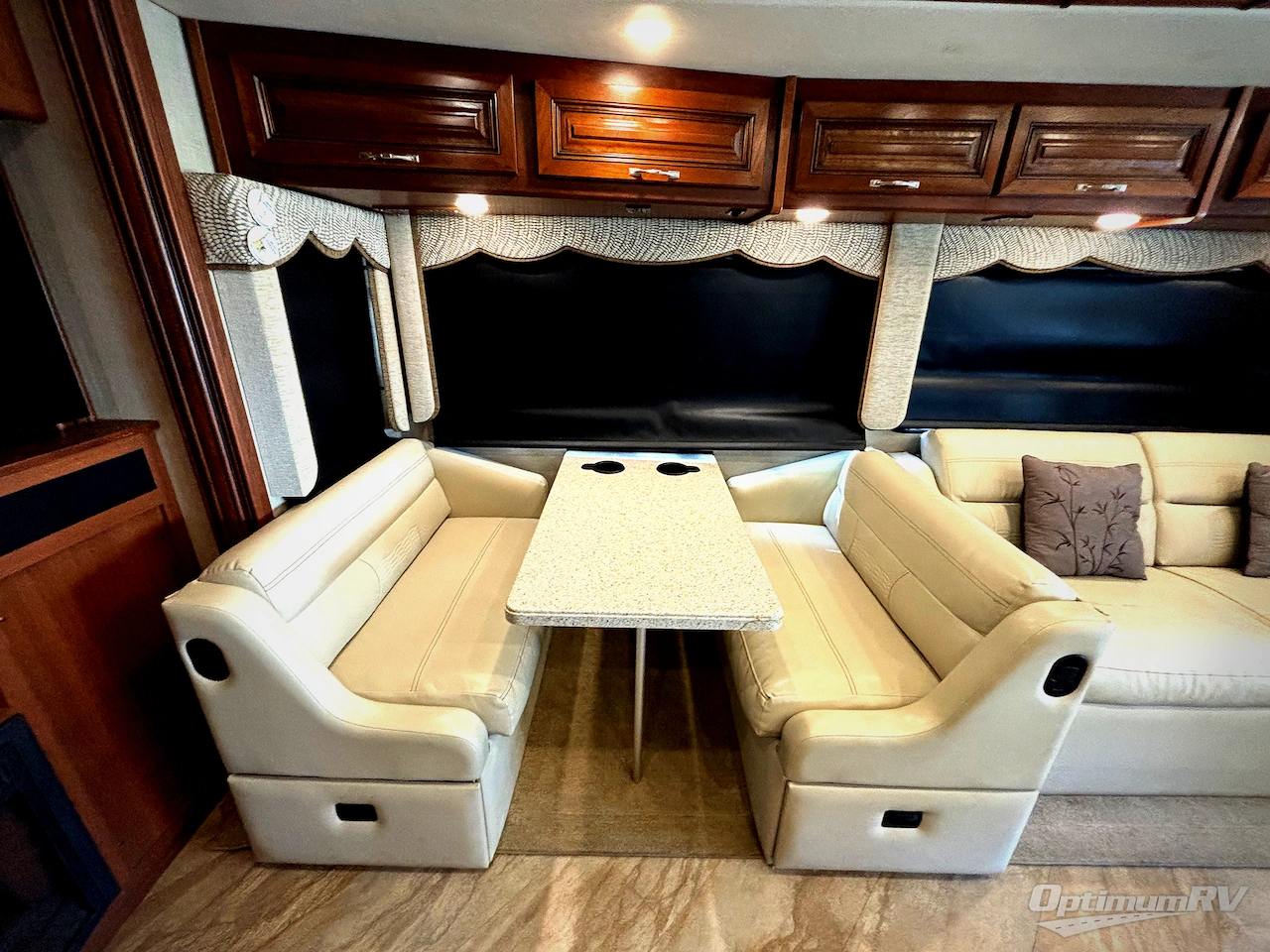 2016 Holiday Rambler Vacationer 37BH Photo 12