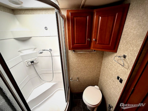 2010 Winnebago Journey 40T RV Photo 4