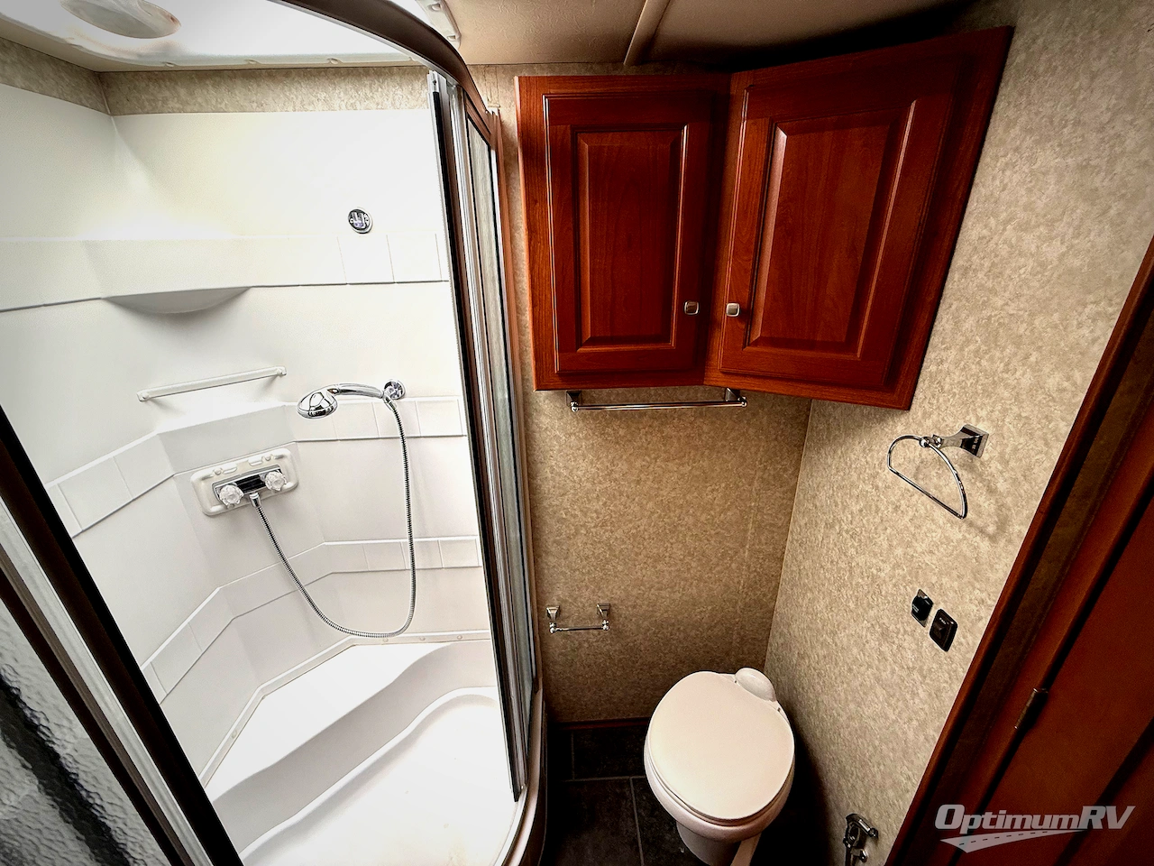2010 Winnebago Journey 40T Photo 16
