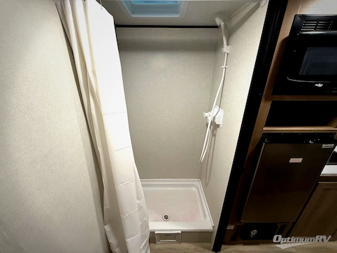 2025 Keystone Coleman 17R RV Photo 4