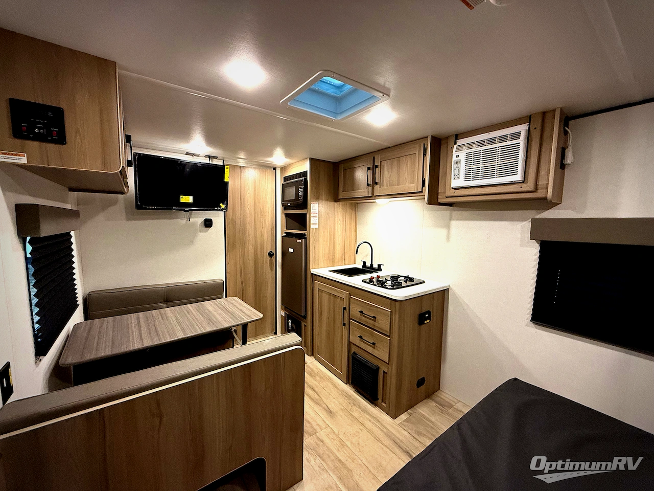 2025 Keystone Coleman 17R Photo 4