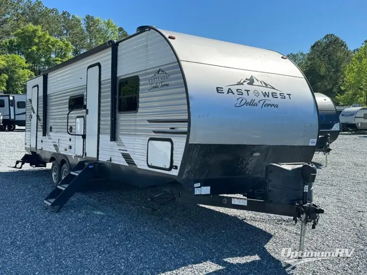 2022 East To West Della Terra 271BH RV Photo 1