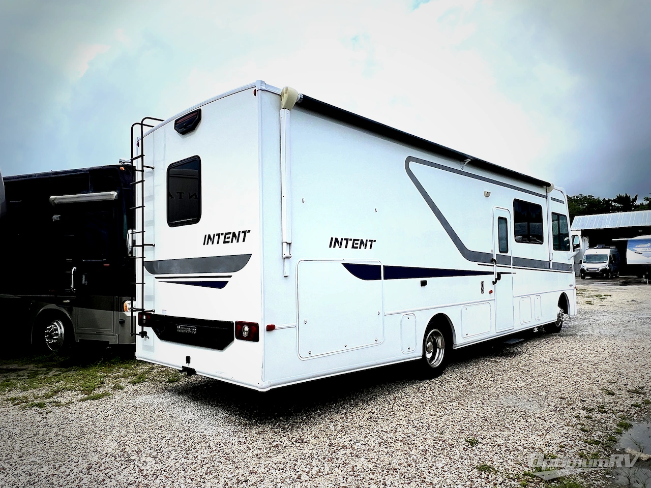 2019 Winnebago Intent 31P Photo 2