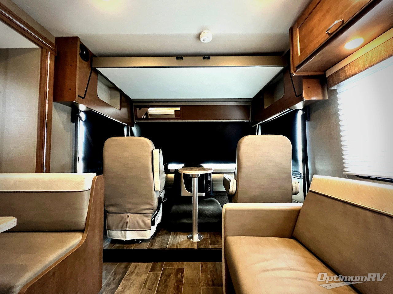 2019 Winnebago Intent 31P Photo 6
