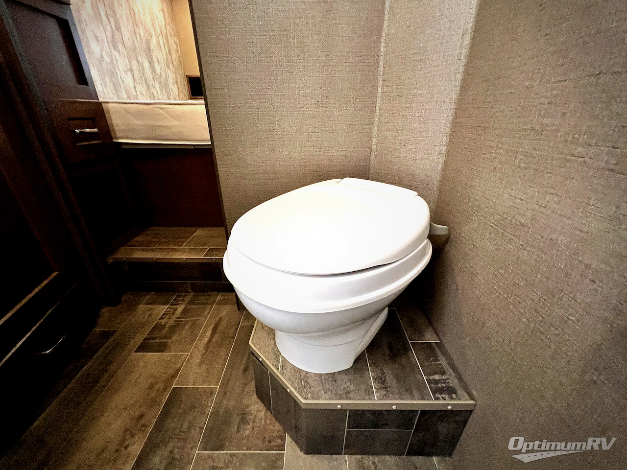 2019 Winnebago Intent 31P Photo 20