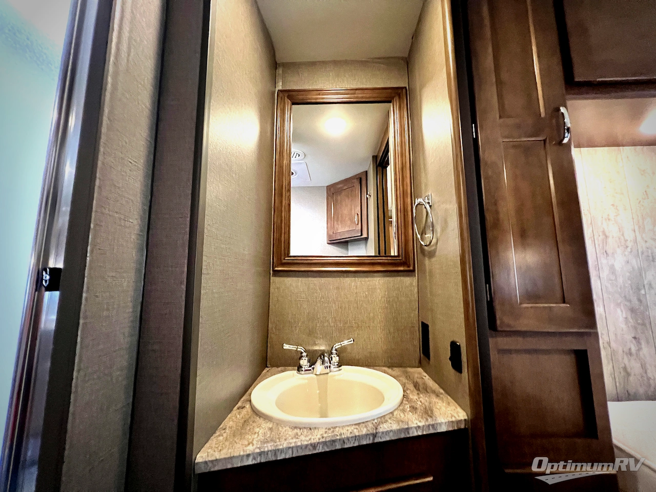 2019 Winnebago Intent 31P Photo 21