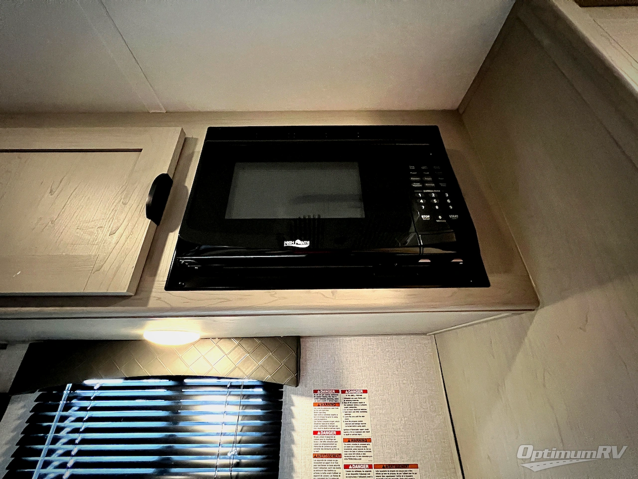 2024 Coachmen Clipper Cadet 17CBH Photo 9