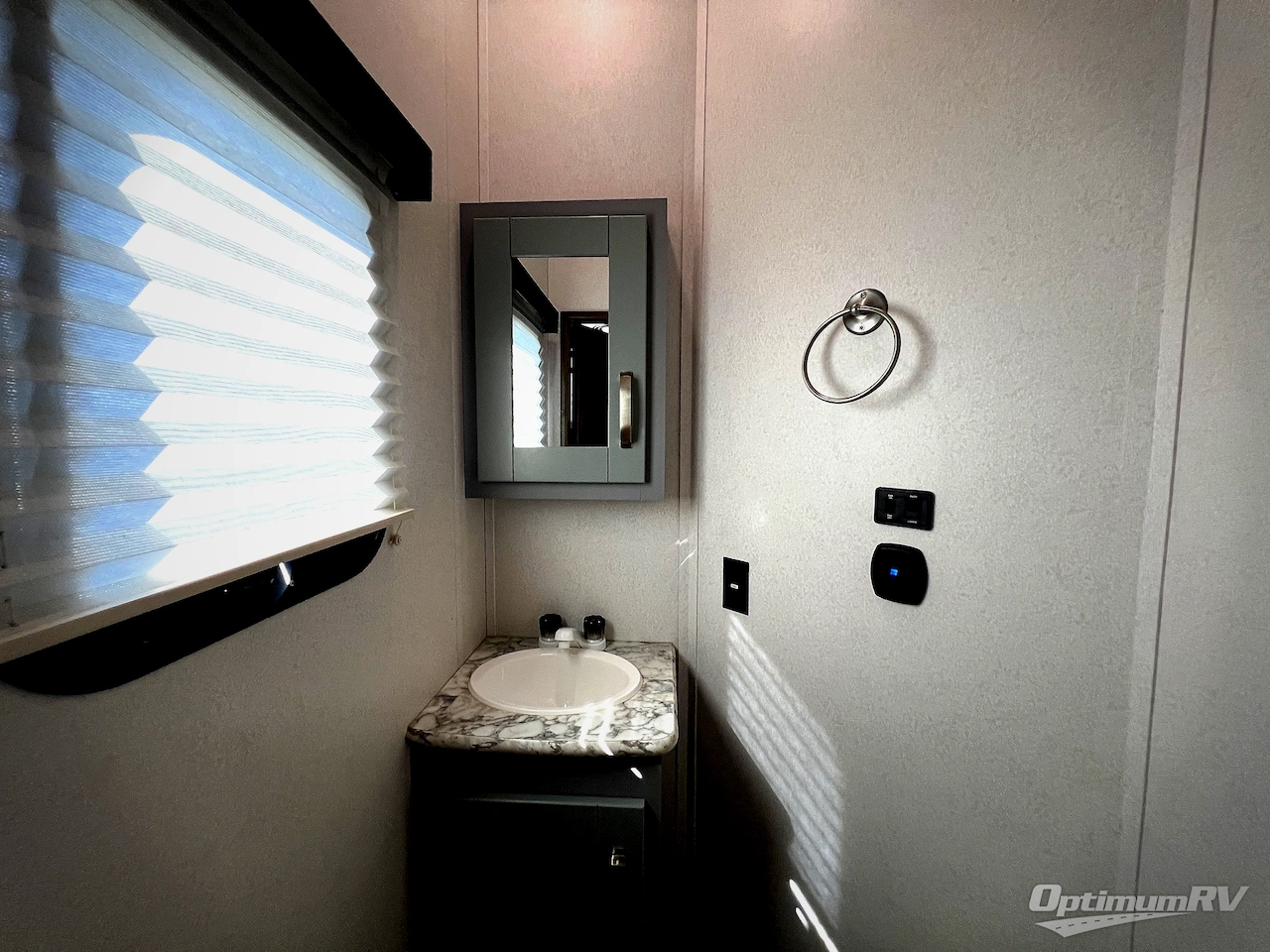 2020 Keystone Fuzion 373 Photo 8