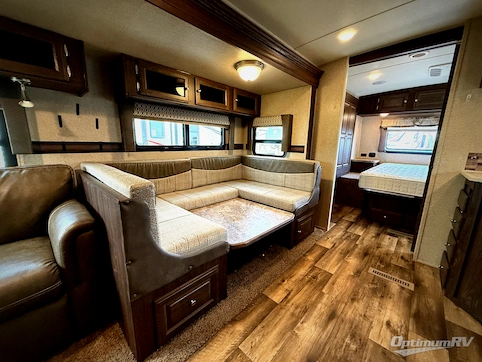 2017 Forest River Flagstaff Super Lite 27BHWS RV Photo 2