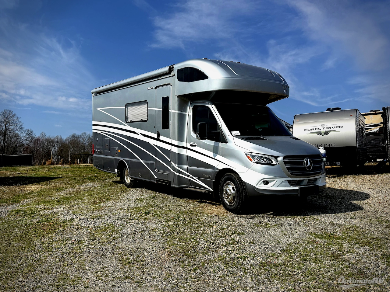 2020 Winnebago Navion 24D Photo 1