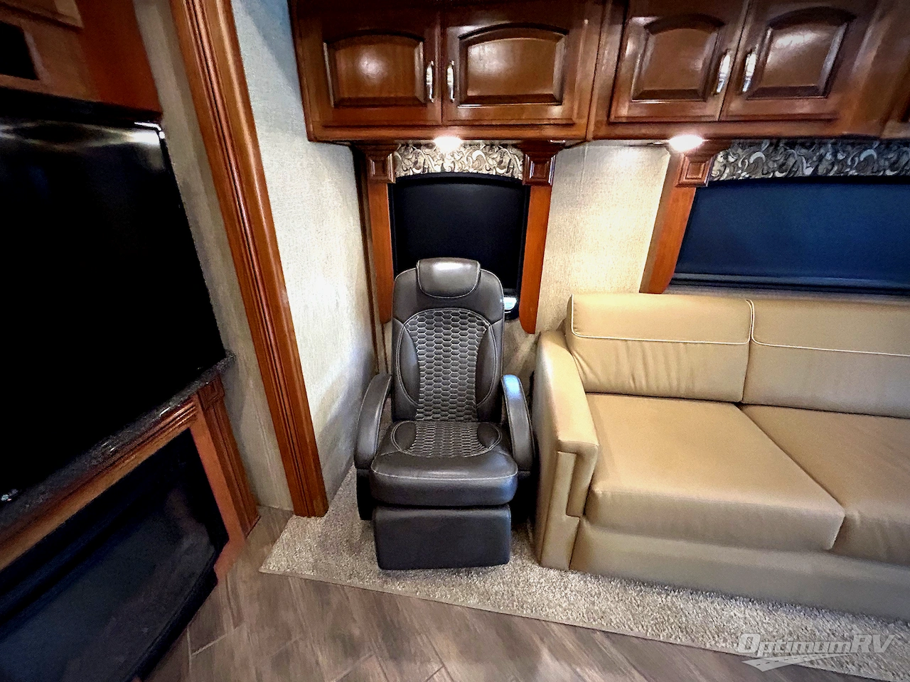 2018 Holiday Rambler Endeavor XE 38F Photo 11