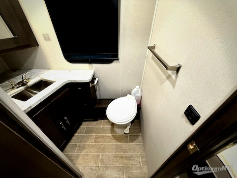 2021 Forest River Georgetown 5 Series 31L5 RV Photo 3