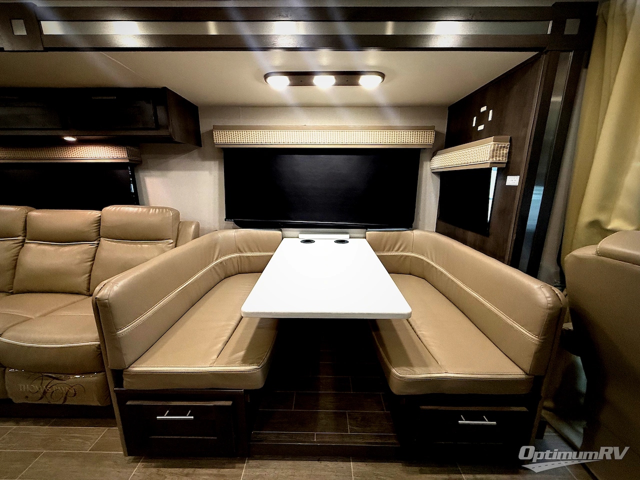 2021 Forest River Georgetown 5 Series 31L5 Photo 6