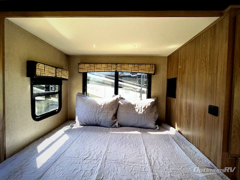 2018 Dynamax isata 3 24FW RV Photo 4