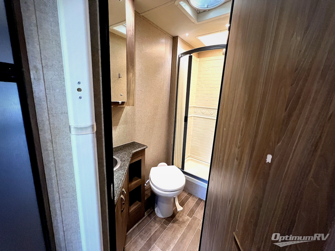 2018 Dynamax isata 3 24FW Photo 18