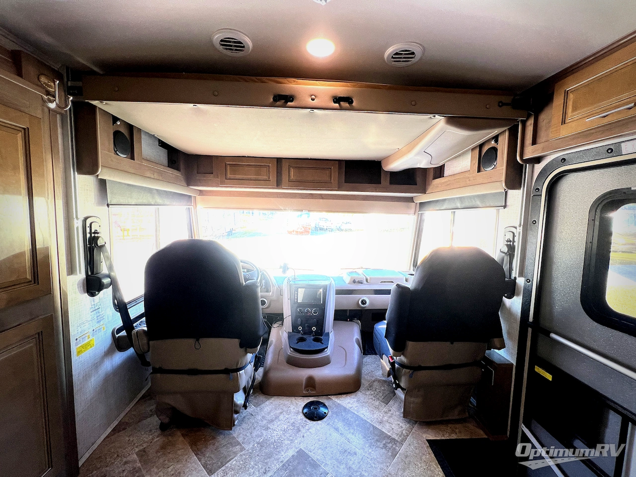 2019 Forest River Georgetown 5 Series 34H5 Photo 6
